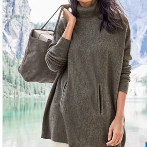Garnet Hill Cashmere Wool Blend Oversized Turtleneck Sweater in Light Mocha L - Picture 1 of 12